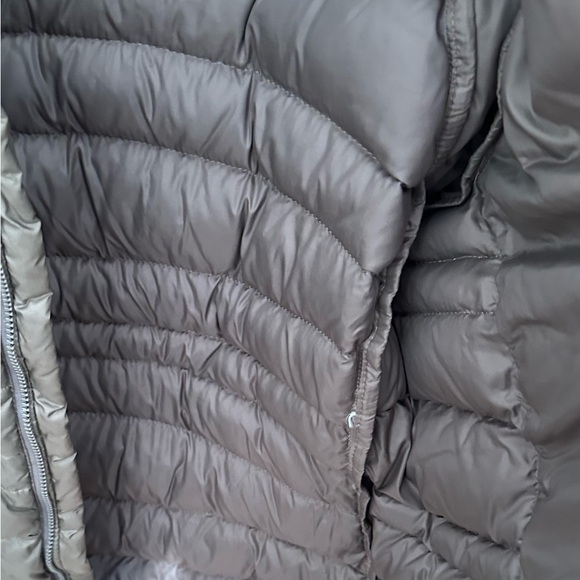 North Face women’s medium lightweight down jacket - Picture 3 of 7